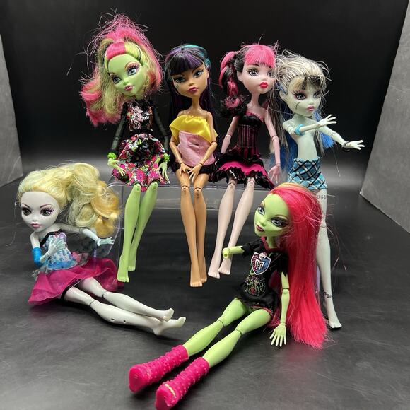 Monster High Dolls Lot of 6 Mattel Venus Draculara Dot Dead Cleo Frankie Stein - Picture 1 of 16